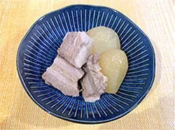 主菜 バラ肉煮込み